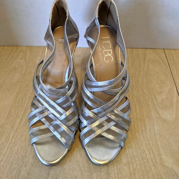 BCBG Paris Silver Mesh Zip Heels 8.5 - Picture 4 of 11